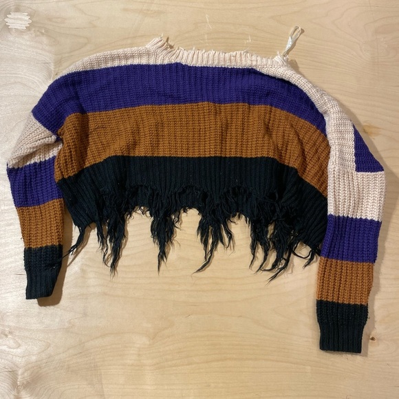 Love J Cropped Sweater Small (FP) - Picture 13 of 13